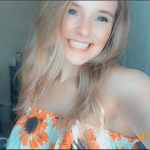 Meet your Posher, Hayley